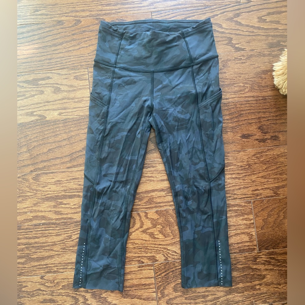 Lululemon size 4 swift speed high rise crop leggings with pockets